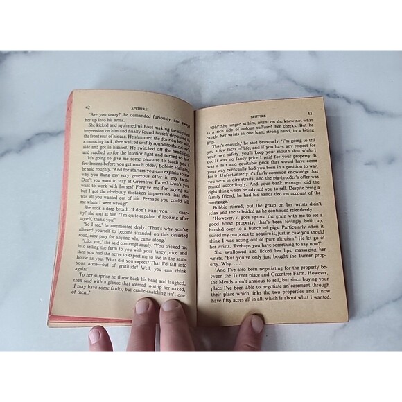 Spitfire By Lindsay Armstrong Paperback - Picture 5 of 10